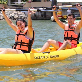 Pareja en Kayak en Hotel Todo Incluido en Nuevo Vallarta Paradise Village