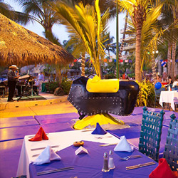 Toro Mecánico Western Night Nuevo Vallarta Hotel Paradise Village