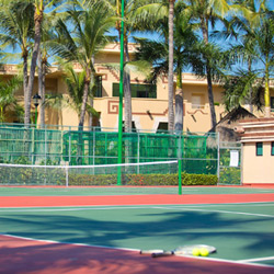 Cancha de Tenis en Hotel Todo Incluido en Nuevo Vallarta Paradise Village