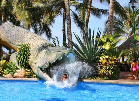 Alberca con Tobogan Hotel en Nuevo Vallarta Todo Incluido Paradise Village